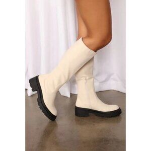 JUSTFAB.Cream Knee-High Boots Felice Size US 9.5   Black Sole  Side Zipper Closu